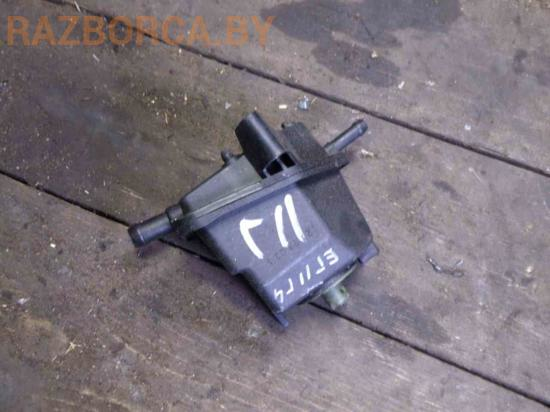 Бачок гидроусилителя Volkswagen Golf 4 Бачок гидроусилителя Volkswagen Golf 4