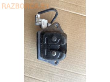 Замок крышки багажника Nissan Primera P11