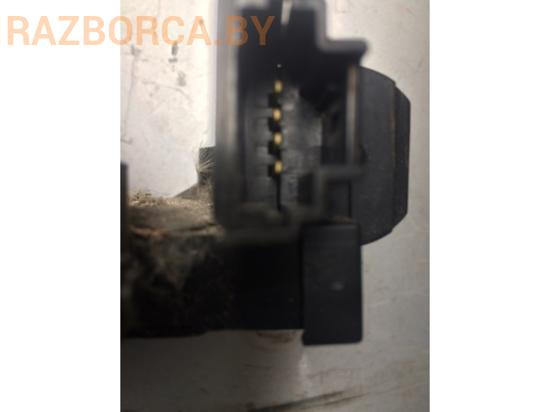 Замок крышки багажника Nissan Micra K12