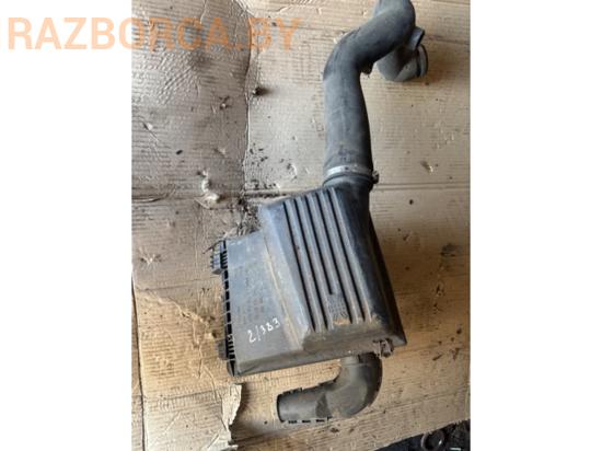 Корпус воздушного фильтра Volkswagen Passat B3