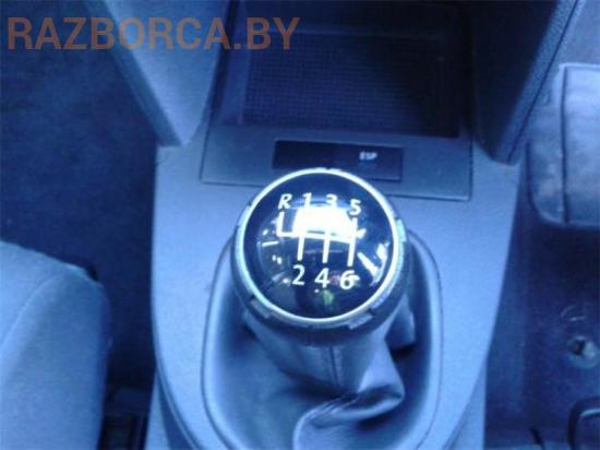 Автомобиль Volkswagen TOURAN