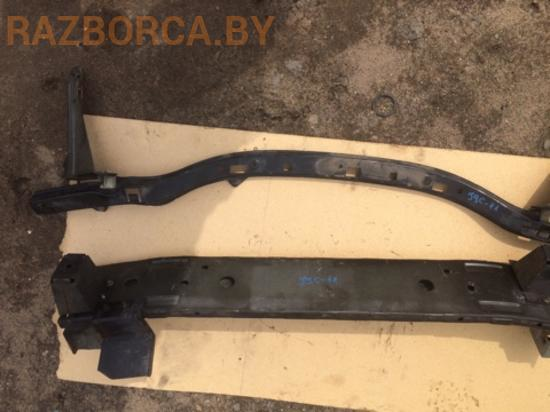 Усилитель бампера перед Nissan X-Trail (T30)