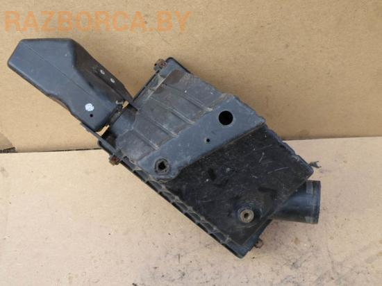 Корпус воздушного фильтра Nissan Primera P11