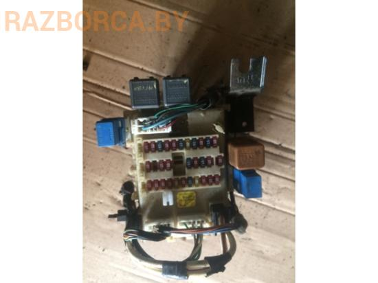 Блок предохранителей Nissan Primera P12