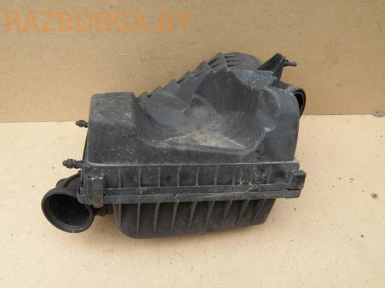 Корпус воздушного фильтра Opel Zafira A