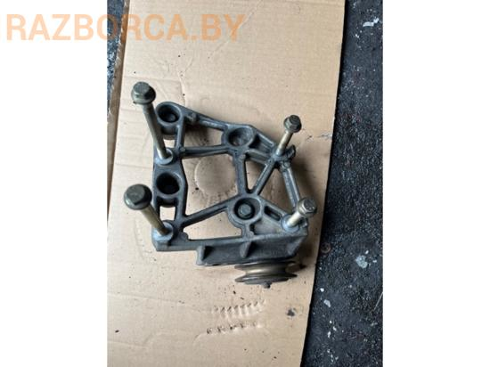 Кронштейн кондиционера Nissan Primera P12 Кронштейн кондиционера Nissan Primera P12