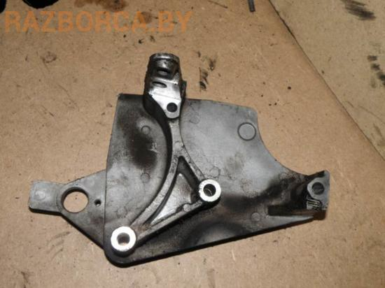 Кронштейн Nissan Micra K12 Кронштейн Nissan Micra K12