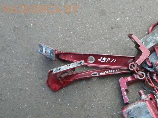 Петля капота Volkswagen Passat B5 GP Петля капота Volkswagen Passat B5 GP