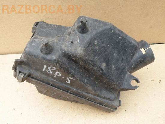 Корпус воздушного фильтра Nissan X-Trail (T30)