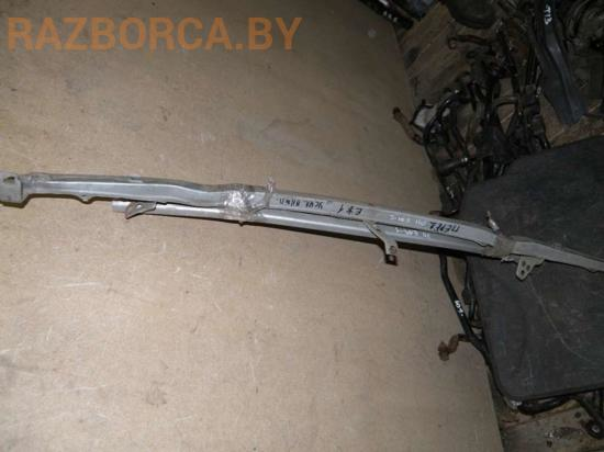 Усилитель бампера перед Nissan Primera P11