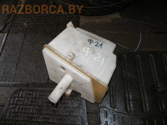 Бачок омывателя Nissan Primera P11