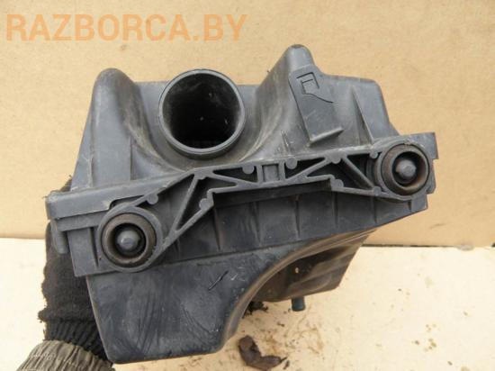 Корпус воздушного фильтра Opel Zafira A