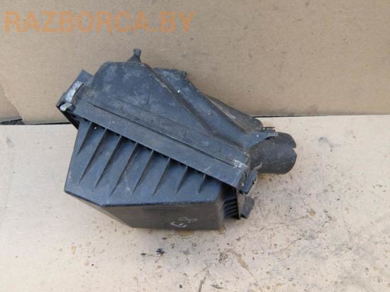 Корпус воздушного фильтра Nissan Primera P12 Корпус воздушного фильтра Nissan Primera P12