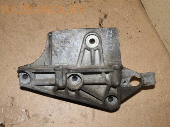 Кронштейн Nissan Micra K12 Кронштейн Nissan Micra K12