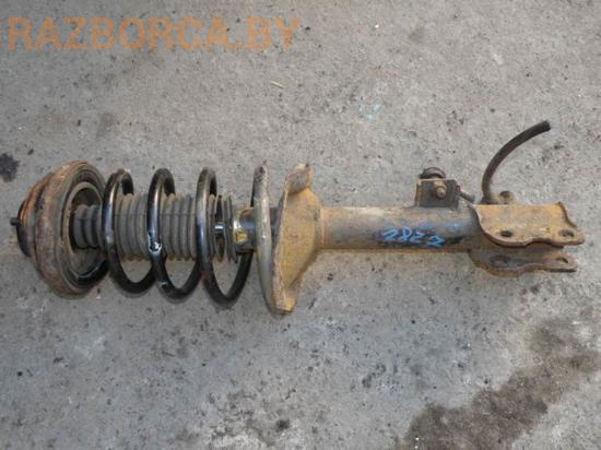 Стойка задняя Nissan X-Trail (T30) Стойка задняя Nissan X-Trail (T30)