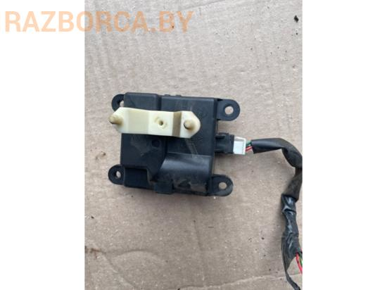 Моторчик печки Nissan Primera P12 Моторчик печки Nissan Primera P12