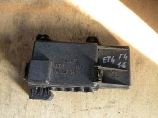 Блок предохранителей Volkswagen Golf 4 Блок предохранителей Volkswagen Golf 4