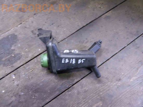 Бачок гидроусилителя Volkswagen Passat B5 GP Бачок гидроусилителя Volkswagen Passat B5 GP