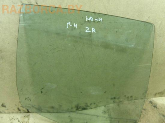 Стекло заднее R Volkswagen Golf 4 Стекло заднее R Volkswagen Golf 4