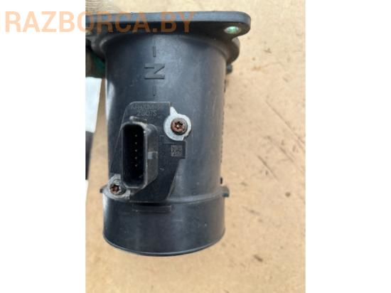 Расходомер воздуха Nissan X-Trail (T30) Расходомер воздуха Nissan X-Trail (T30)