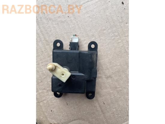 Моторчик печки Nissan Primera P12 Моторчик печки Nissan Primera P12