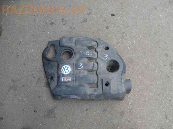 Декоративная крышка двигателя Volkswagen Passat B5 Декоративная крышка двигателя Volkswagen Passat B5