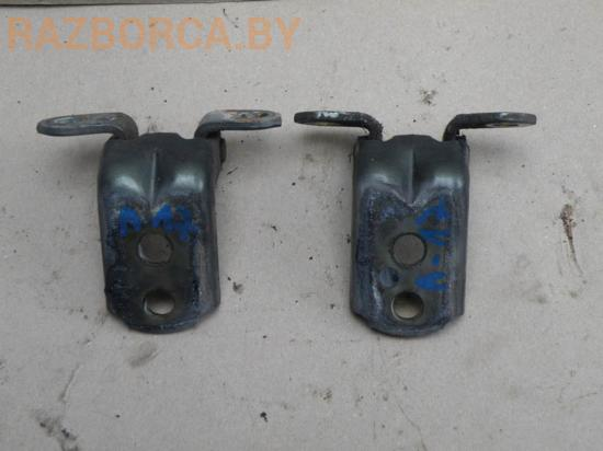 Петля двери Nissan X-Trail (T30) Петля двери Nissan X-Trail (T30)