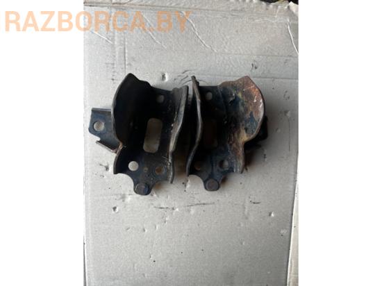 Кронштейн крепления балки подвески Nissan Almera N16 Кронштейн крепления балки подвески Nissan Almera N16