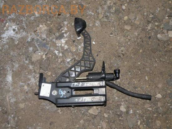 Педаль сцепления Volkswagen Golf 4 Педаль сцепления Volkswagen Golf 4