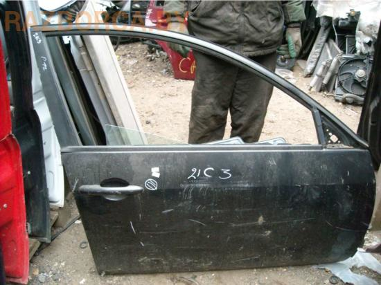 Дверь передняя R Nissan Primera P12