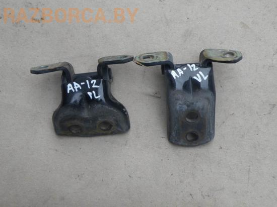 Петля двери Nissan Almera Tino