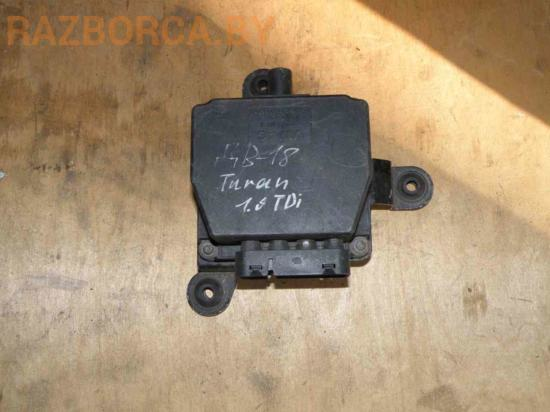 Блок предохранителей Volkswagen TOURAN