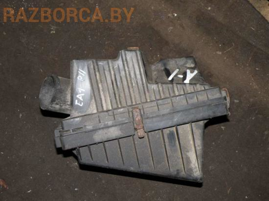 Корпус воздушного фильтра Nissan Primera P11 Корпус воздушного фильтра Nissan Primera P11