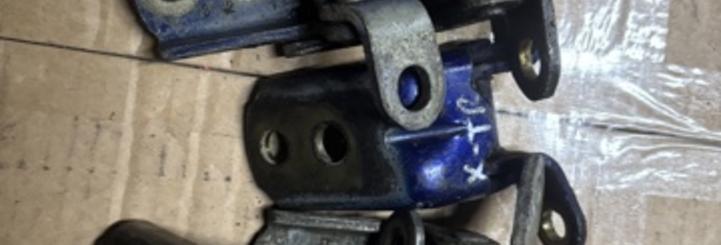 Петля двери передней правой Nissan X-Trail (T30)