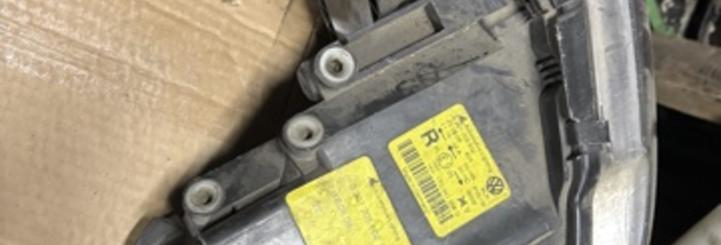 Фара правая Volkswagen TOURAN Фара правая Volkswagen TOURAN