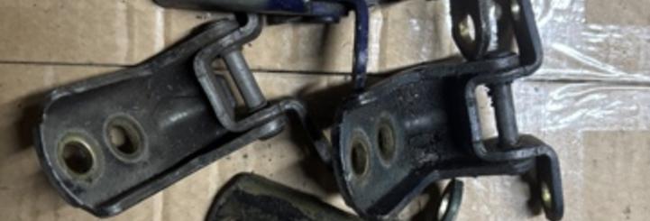 Петля двери передней правой Nissan Almera N16